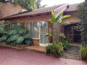 5 Bedroom House in Rietvalleipark