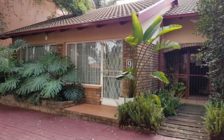5 Bedroom House in Rietvalleipark