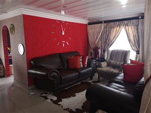 3 Bed House in Embalenhle