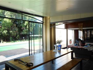 5 Bed House in Lombardy East