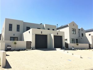 3 Bed House in Kelderhof Country Village