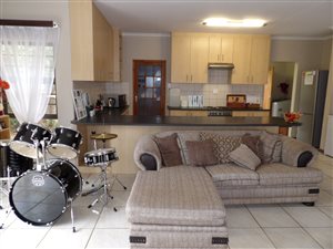 2 Bed Townhouse in Royldene