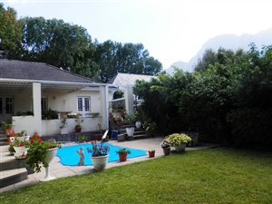 3 Bedroom House in Bishopscourt