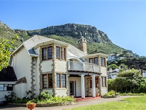 5 Bed House in St James