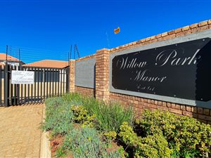 3 Bed Simplex in Willow Park Manor