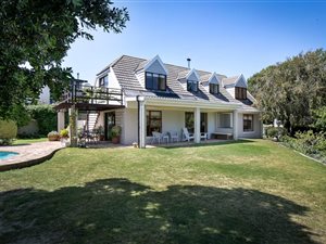 4 Bedroom House in San Michel