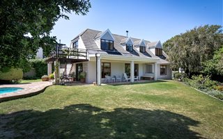4 Bedroom House in San Michel