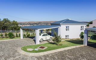 4 Bedroom House in Oatlands North