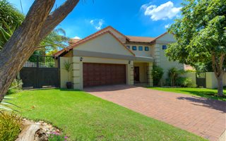 4 Bedroom Townhouse in Maroeladal