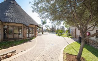 2 Bedroom Apartment in Mooikloof Ridge