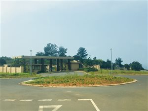 704 m² Land available in Desainagar