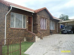 3 Bed Townhouse in Mondeor