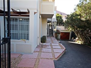 2 Bed Apartment in Tamboerskloof