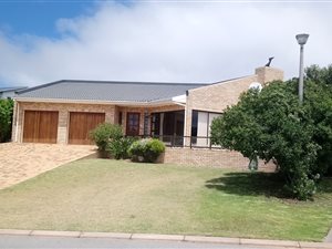 4 Bed House in Jongensfontein