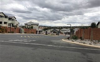2 Bedroom Apartment in Kyalami Hills
