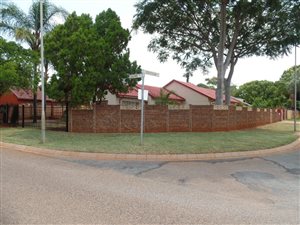 4 Bed House in Dorandia