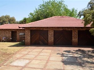 4500 m² Farm in Raslouw AH