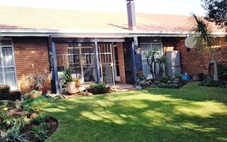 3 Bedroom Townhouse in Bronberrick