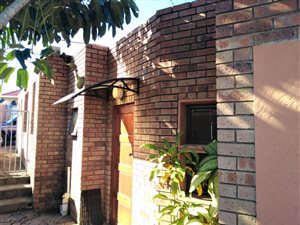 6 Bed House in Newlands East