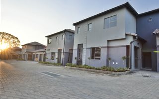 3 Bedroom Duplex in Equestria