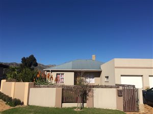 3 Bed House in Somerset West Central