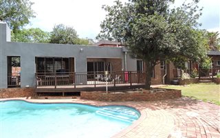 4 Bedroom House in Waterkloof Glen