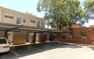 3 Bedroom Apartment in Lynnwood Manor