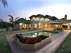 4 Bed House in Mooikloof Equestrian Estate