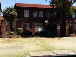 3 Bed Duplex in Jansen Park