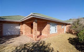 2 Bedroom House in Cannon Rocks