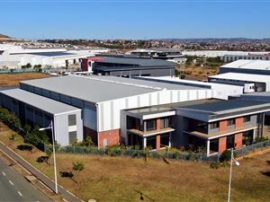 3148 m² Industrial space in Cornubia