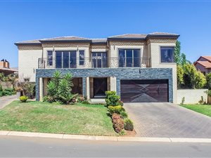 4 Bed House in Ebotse Estate