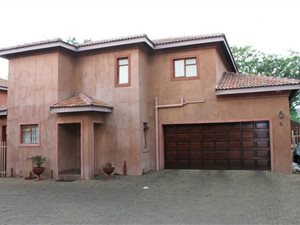 3 Bed Townhouse in Lydenburg