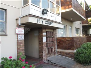 1 Bed Apartment in Parow Valley