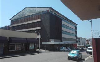 3600 m² Commercial space in Congella