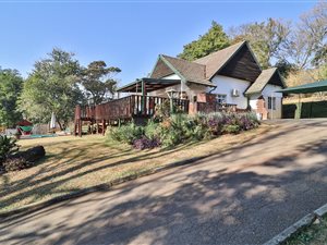 4 Bed House in Prestbury