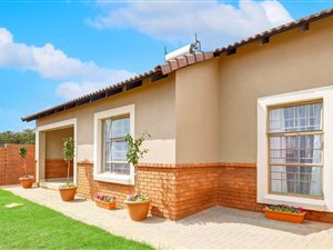 3 Bedroom Townhouse in Monavoni