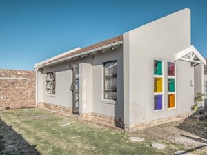 2 Bed House in Overbaakens