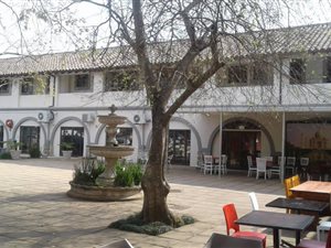 300 m² Commercial space in Gillitts