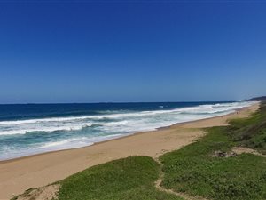 1348 m² Land available in La Mercy