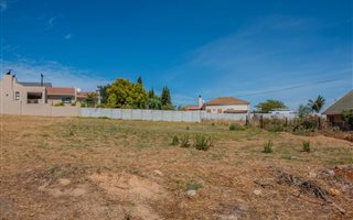 949 m² Land available in Moorreesburg