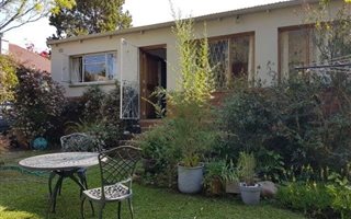 3 Bedroom House in Prestbury