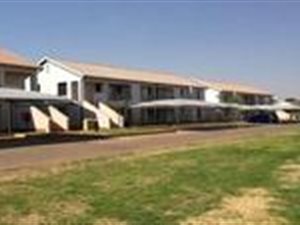 2 Bed Apartment in Lakefield