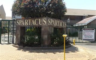 2 Bedroom Townhouse in Ravenswood