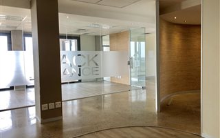 690 m² Commercial space in Umhlanga Rocks