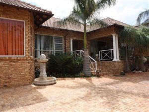 3 Bed House in Featherbrooke