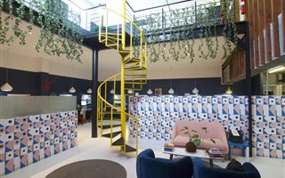 880 m² Commercial space in Woodstock