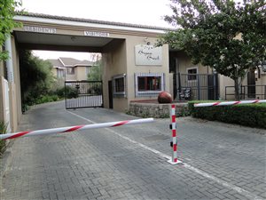 3 Bed Simplex in Paulshof