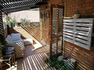 3 Bedroom Townhouse in Waterkloof Heights