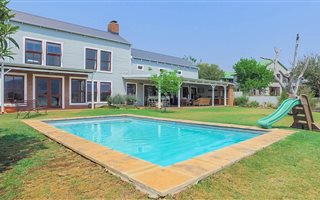 5 Bedroom House in The Coves